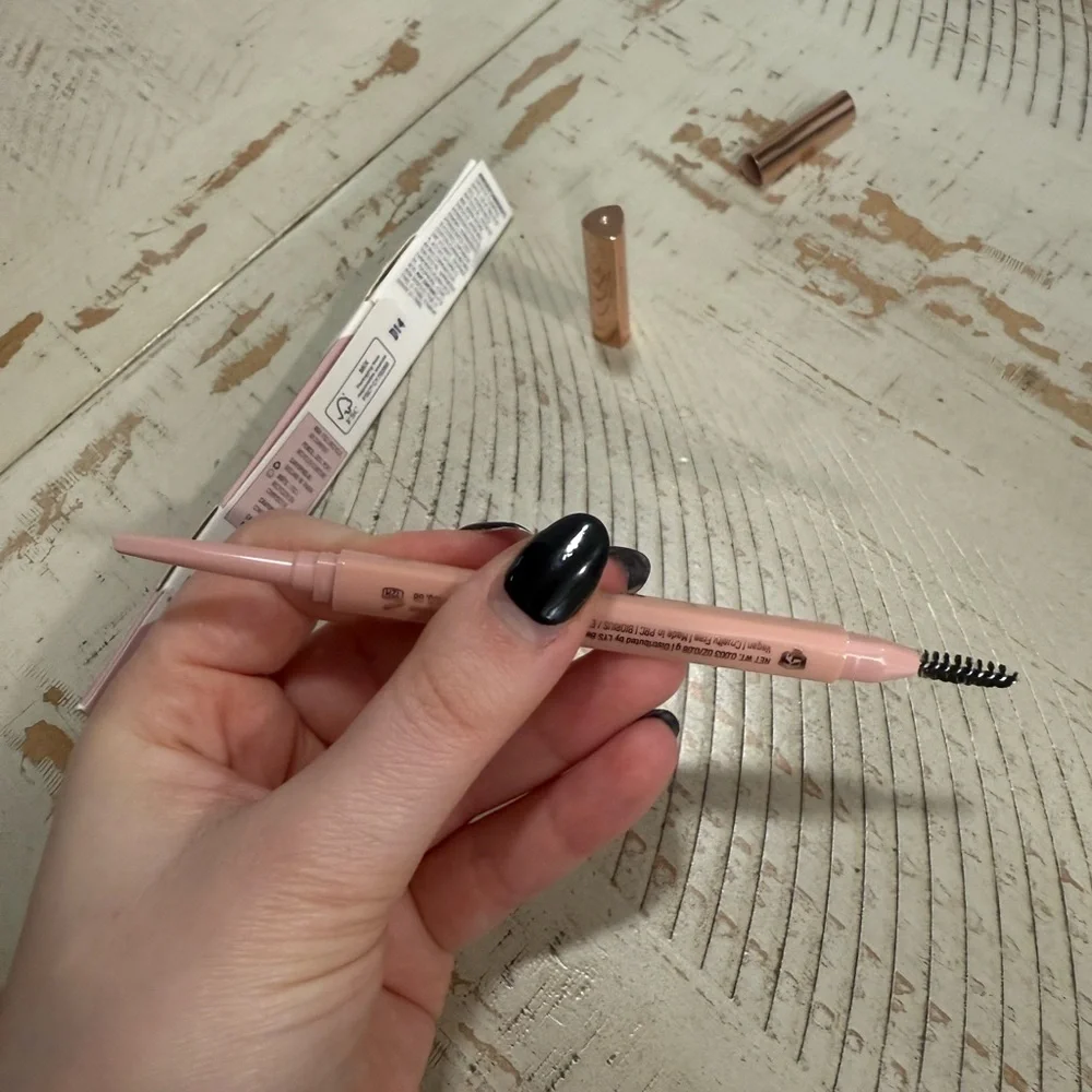 NIB Lys Beauty Secure Brow Eyebrow Pencil